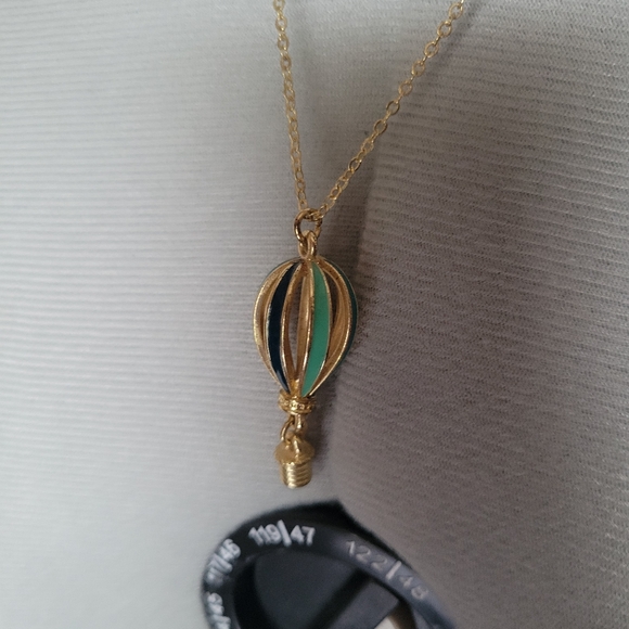 Hot Air Balloon Necklace - Picture 4 of 4